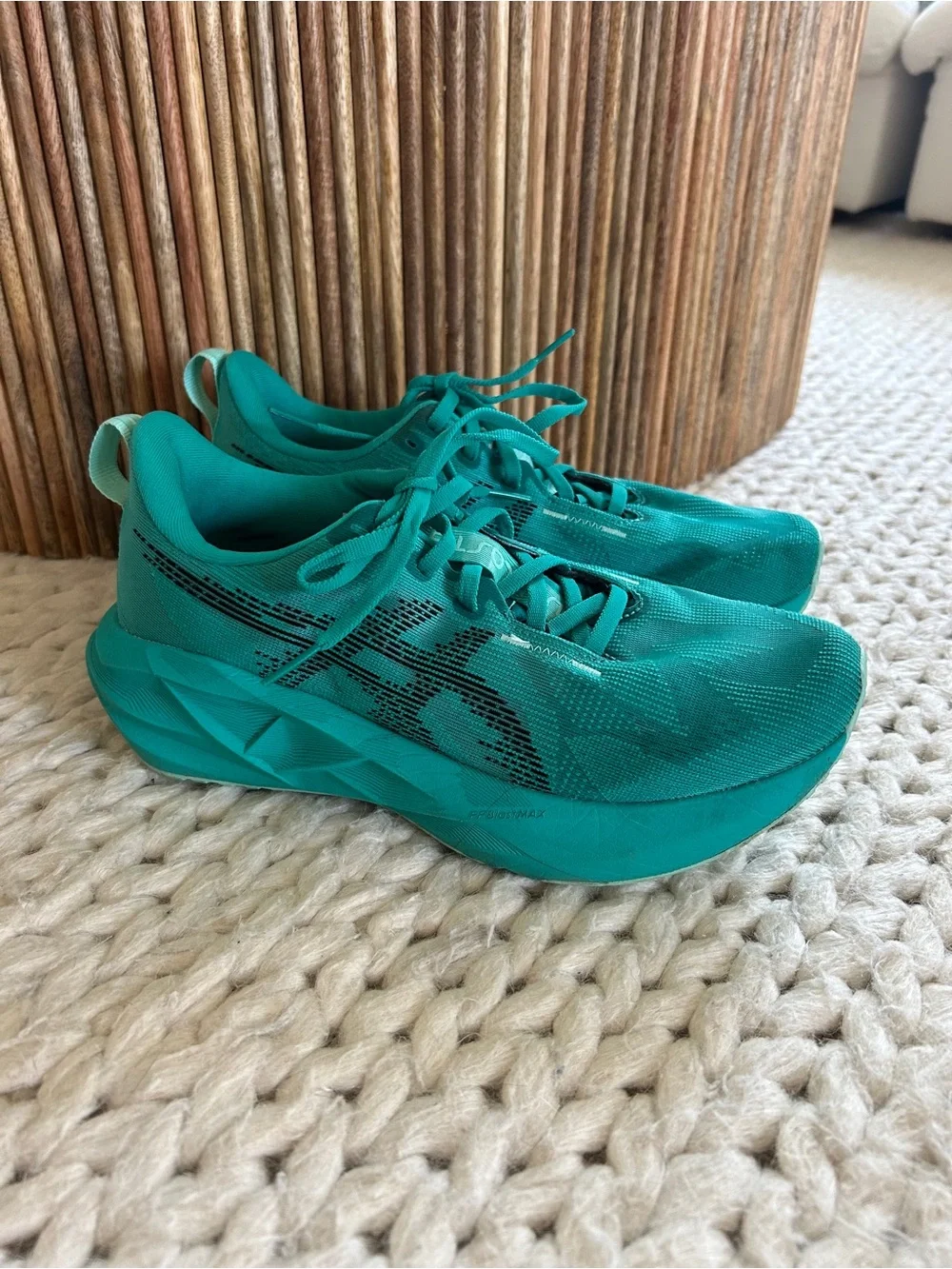 ASICS Wave Teal Black Novablast 5 - Men’s Running Sneakers - Size 7